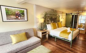 Arbors At Island Landing Hotel & Suites